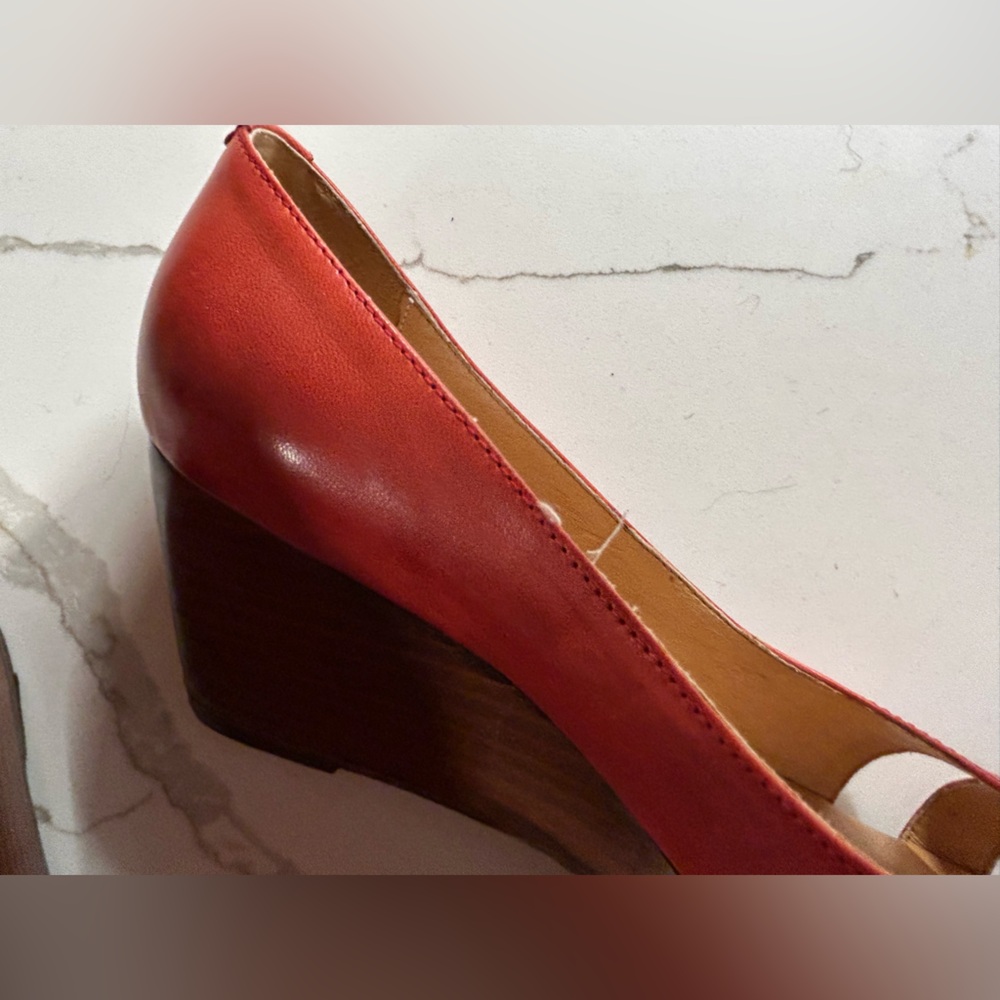 Red leather & wood wedge heels - Picture 11 of 13